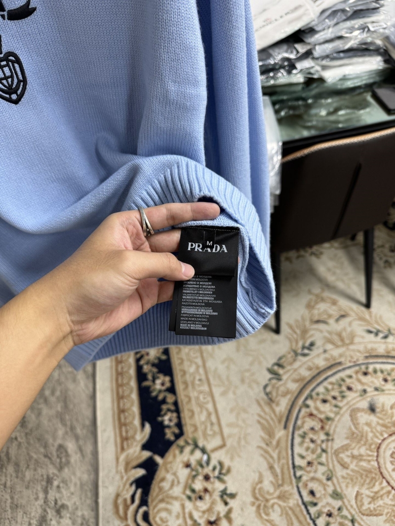 Pra*a sweater